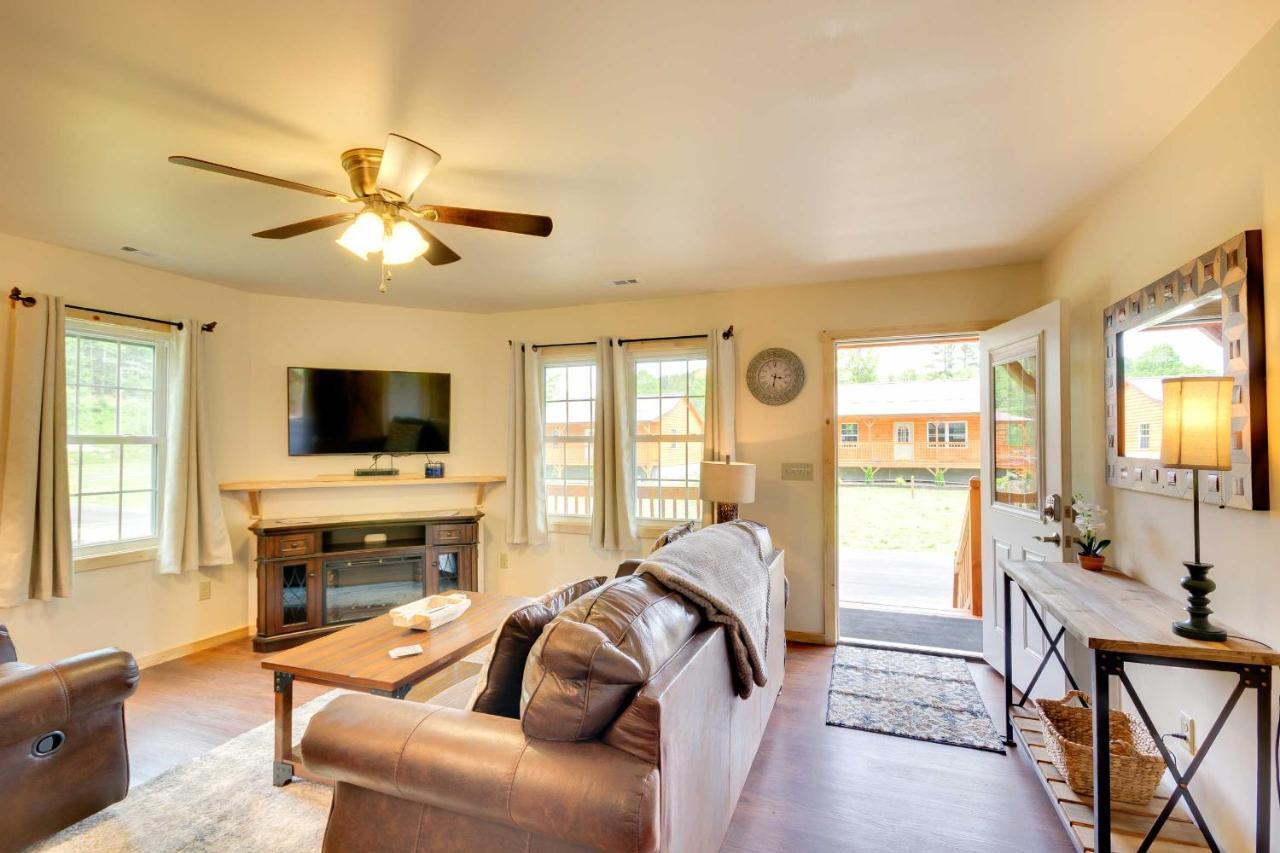 Bears Den Cabin With Porch About 5 Mi To Bryson City! Екстериор снимка