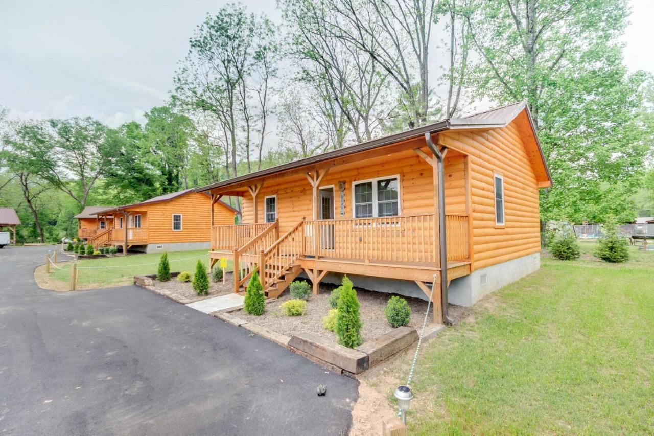 Bears Den Cabin With Porch About 5 Mi To Bryson City! Екстериор снимка