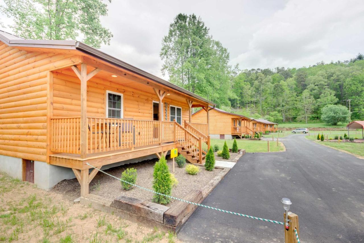 Bears Den Cabin With Porch About 5 Mi To Bryson City! Екстериор снимка