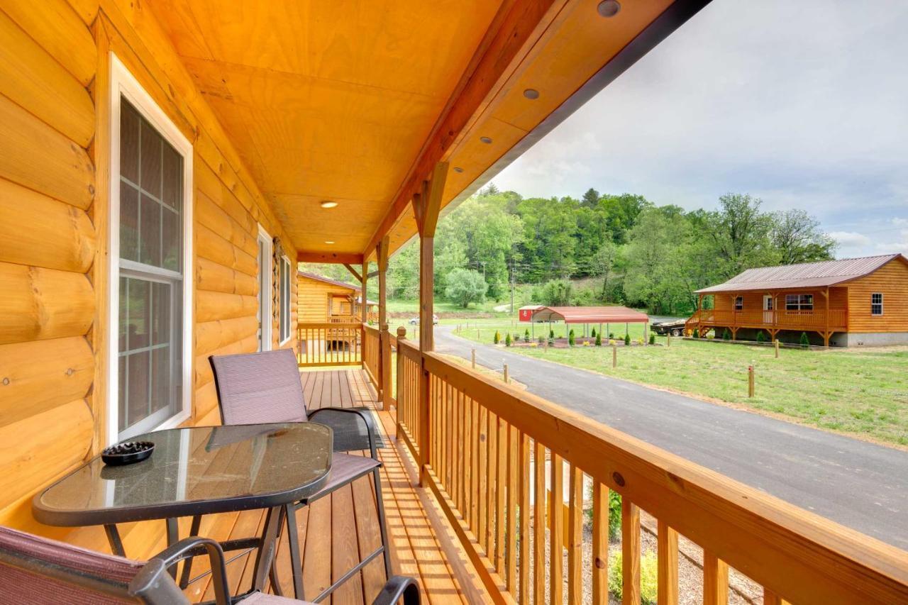 Bears Den Cabin With Porch About 5 Mi To Bryson City! Екстериор снимка