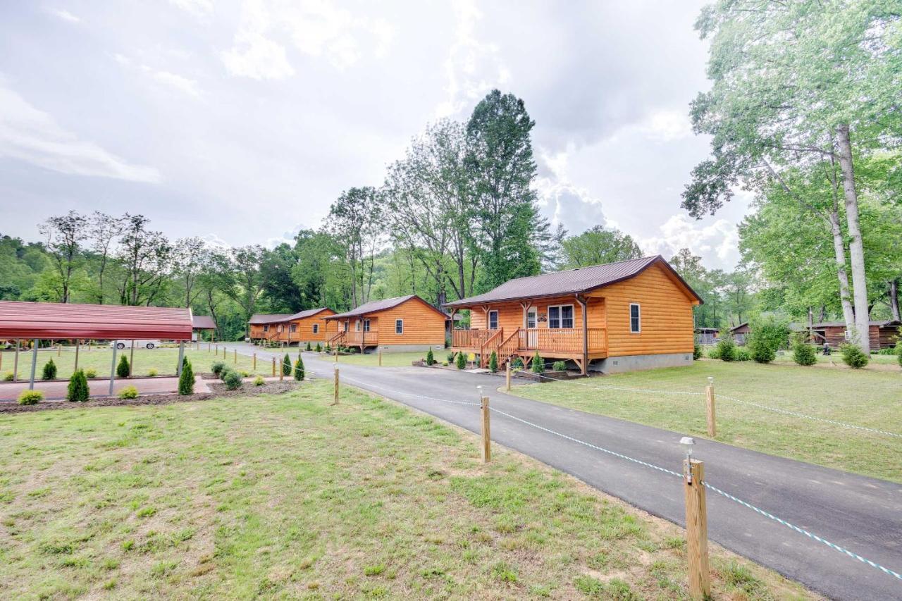 Bears Den Cabin With Porch About 5 Mi To Bryson City! Екстериор снимка